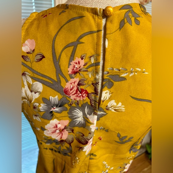 Dress - Picture 4 of 5